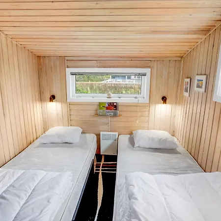 3 Bedroom Awesome In Holiday home